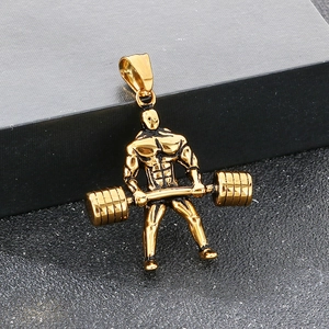 Detailaufnahme des goldenen Edelstahl-Gewichtheber-Anhängers mit Muskeldefinition