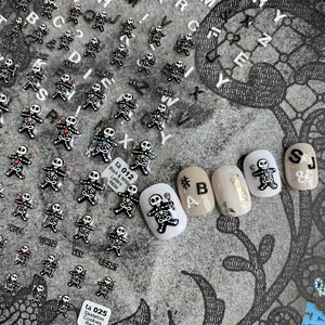 Autocollants 3D pour ongles avec crânes et lettres au style noir et blanc chic