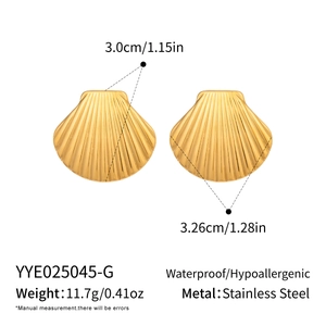 Detailed dimensions of 18K gold plated shell earrings in stainless steel material