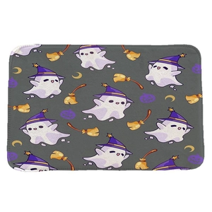 Χαλάκι Halloween από φανέλα με φάντασμα και μωβ καπέλο μάγισσας σε γκρι φόντο