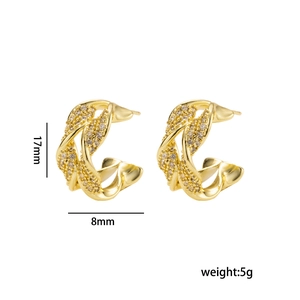 Elegant C-shaped twisted gold earrings with zircon pavé, height 17mm and width 8mm
