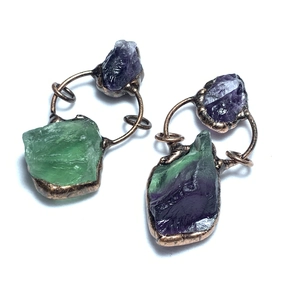 Pendientes vintage de amatista y fluorita natural con acabado de metal bronce rústico