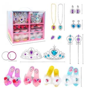Detailed size specifications for pink princess trunk, fairy wands, and tiaras