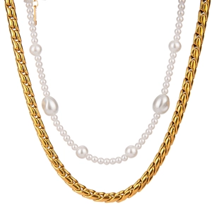 Double-layered golden stainless steel curb chain and baroque pearl necklace set