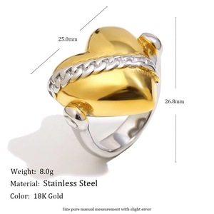 Bague cœur en acier inoxydable plaqué or 18 carats avec détail de chaîne argentée