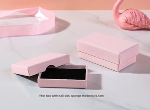 Pink jewelry gift box detail featuring diagonal texture and 0.5cm thick black sponge pad