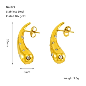 Detailed specs of 18k gold plated water drop earrings with size and weight info
