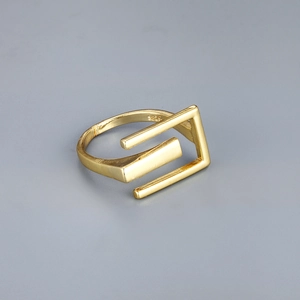 Minimalist gold-plated 925 silver open ring featuring a modern hollow E-shaped geometric design