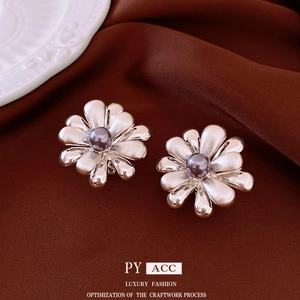 18k gold plated flower stud earrings with grey pearl and brushed metal texture