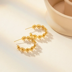French vintage 18k gold plated daisy flower C-shaped hoop earrings for women