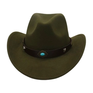 Détail d'un chapeau de cowboy en feutre vert avec ruban en cuir et pierre turquoise