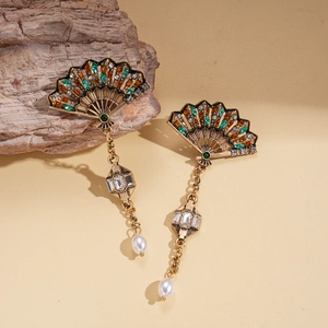 Orecchini a ventaglio dorati vintage con cristalli colorati e perle a goccia