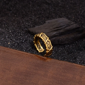 Bague vintage dorée avec motif gravé et anneau ouvert ajustable pour femme chic