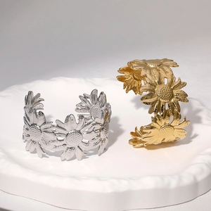Sunflower Wide Cuff Bangle Stainless Steel 18K Gold Plated Exquisite Luxury Floral Jewelry For Women