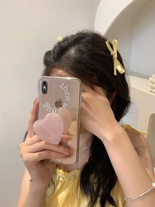 Transparant telefoonhoesje met roze marmeren hartvormige grip en 'then we hug' tekst