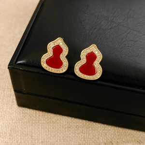 Goudkleurige kalebas oorbellen met rood emaille en zirkonia-accenten voor dames