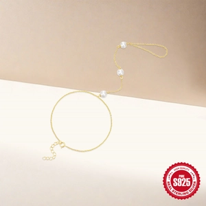 S925 sterling silver gold-plated slave bracelet with three round white pearls and adjustable chain