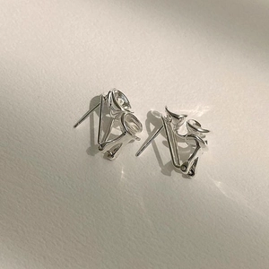 Minimalist 925 sterling silver heart ear clips with a sleek streamlined artistic design