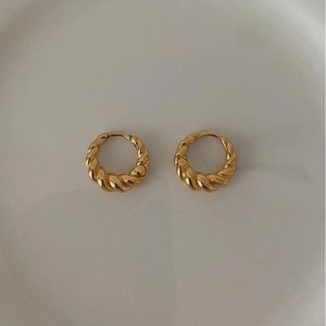 Elegant 925 sterling silver golden croissant hoop earrings with twisted texture