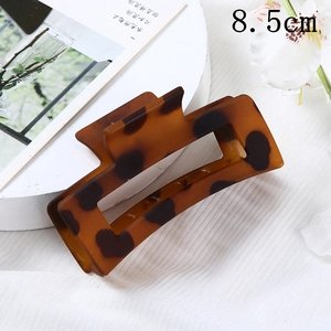 Detailed view of 8.5cm tortoise shell rectangular hair claw clip with matte finish