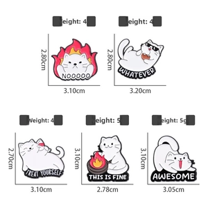 Pins en émail créatifs motif chat blanc avec texte humoristique pour sacs et vestes