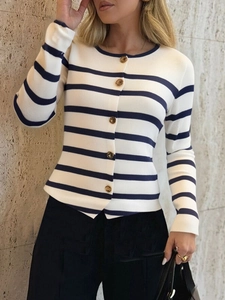 Cardigan en maille rayé élégant à manches longues pour femmes avec boutons ronds blanc et noir