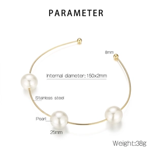 Detail view of gold stainless steel choker with 25mm pearls and size measurements