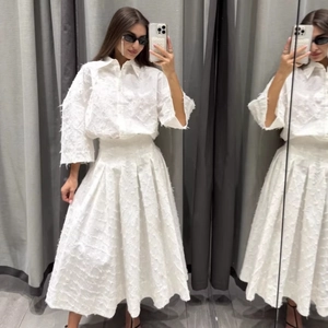 Tenues Élégantes Chemise Et Jupe Blanches Pour Femmes Avec Texture À Franges Plumes Taille Haute Streetwear