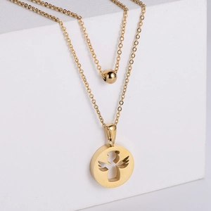 Collana a doppio strato dorata con perla minimalista e ciondolo angelo cupido