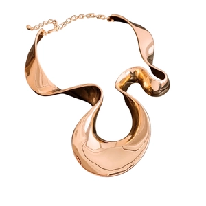 Elegant rose gold wavy choker necklace with a liquid metal effect and adjustable chain