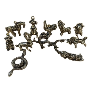 Lot de 12 pendentifs zodiaque chinois en laiton vintage avec gravures détaillées