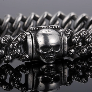 Gothic skull bracelet for men in vintage stainless steel with large skull clasp