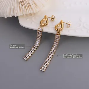 Orecchini Lunghi A Goccia Acciaio Al Titanio Placcato Oro 18K Zircone Baguette Nappa Stile Francese Gioielli Eleganti