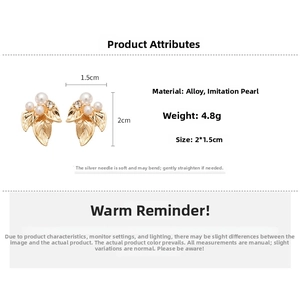 Boucles d'oreilles feuilles dorées avec perles et cristaux taille 2x1,5 cm