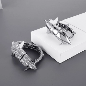 Bracelets requins en argent poli et cristaux glacés pour hommes au style hip-hop