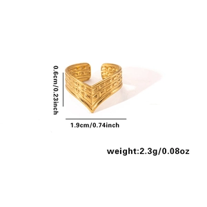 Macro view of gold stainless steel V-shaped ring with size and weight measurements