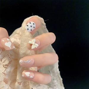 Glanzende Kunstnagels Nude Wit Stippen 3D Hars Strik Hart Glitters Kort Vierkant Ovaal Valse Nagels
