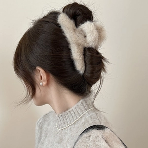 Grande Pince À Cheveux En Peluche Style Coréen Fausse Fourrure De Vison Pince Requin Fait Main Doux Pour Femmes
