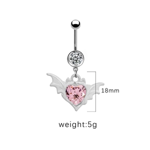 Detail view of heart-shaped belly ring with dimensions 18mm and weight 5g
