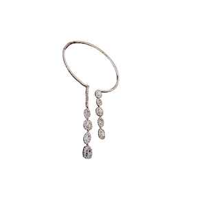 Luxuriöses Roségold-Halsband mit funkelnden Zirkonia-Tropfenanhängern für Damen