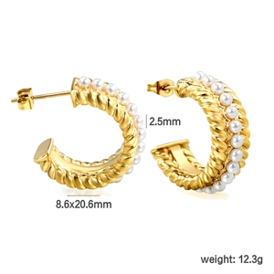 Détails des boucles d'oreilles C dorées avec perles et dimensions: 8,6x20,6mm, 12,3g