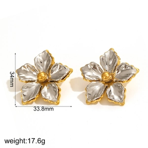 Two-tone gold and silver flower stud earrings in stainless steel with dimension markings