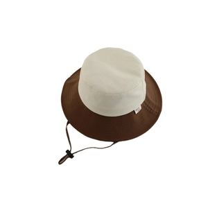 Unisex color-block bucket hat for kids with adjustable chin strap and wide brim