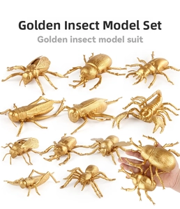 Collection de 12 insectes jouets dorés détaillés incluant scarabées et araignées
