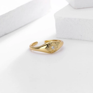Minimalist S925 sterling silver gold flower ring with sparkling zircon gemstone