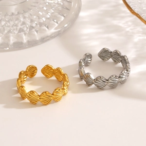 Fashionable stainless steel shell pattern open rings in gold and silver finishes