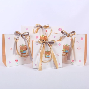 Cartoon Bear Gift Bags White Cardboard Handheld Handle Ribbon Bow Cute Packaging For Birthday Party Childrens Day