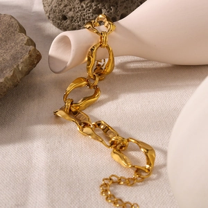 Modern 18k gold plated stainless steel bracelet with irregular chain link design
