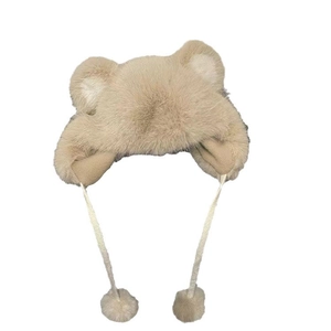 Plüschige Bärenohren Wintermütze mit langen Kinnriemen und Pompons in hellem Khaki