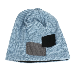 Berretto in maglia a quadri azzurro con toppe strutturate per uno stile streetwear
